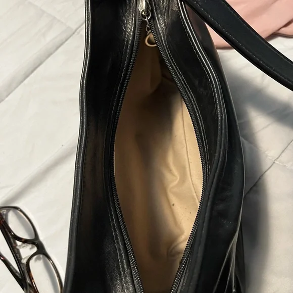 DAWLI Genuine Black Leather Handbag Purse bag LIKE NEW Gorgeous - Picture 9 of 10